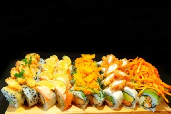 ¡Que suenen esos palillos! 50 piezas de sushi — Sushi King