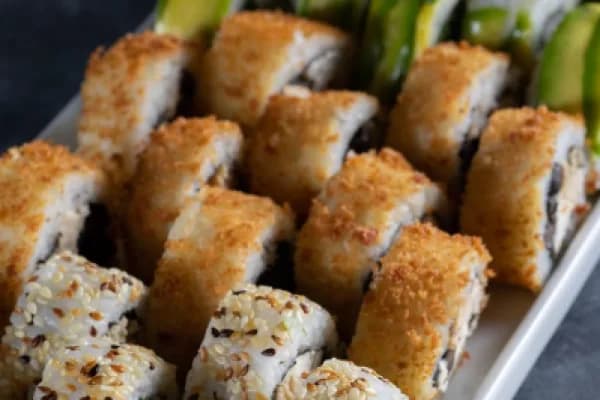 ¡Que suenen esos palillos! 70 piezas de sushi VIP — Shawarmania
