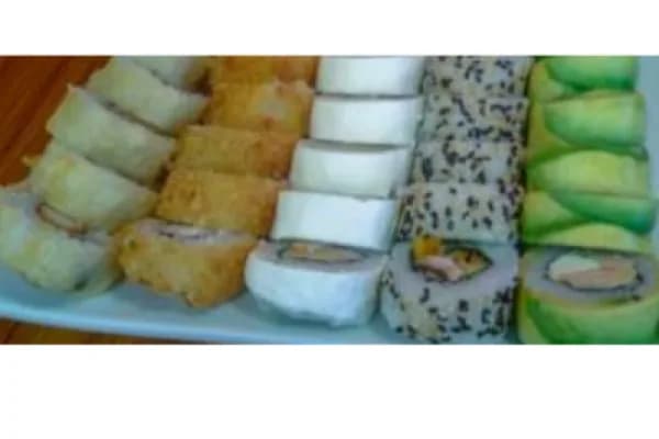 ¡MIx de 50 piezas! variedad de sabores y un exclusivo sabor — Expréss Sushi Macul