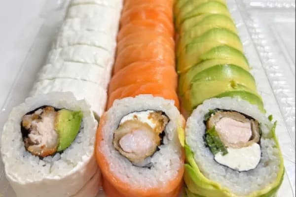 ¡Que suenen esos palillos! 30 piezas de sushi VIP — Sushimar Caribe Quilicura