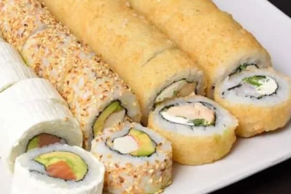 ¡50 bocados de sushi! Rico e increíble cupón que con un sabor único — Inazumi Sushi