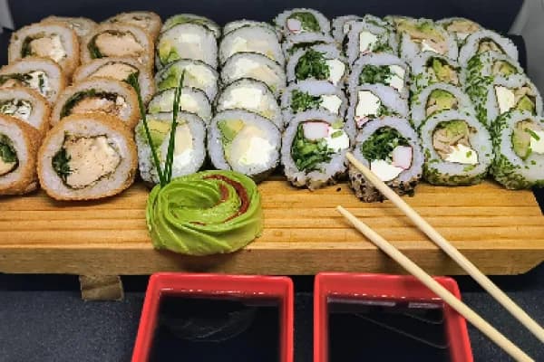 ¡Tremendo! 40 de sushi para disfrutar en Dojo Sushi — Dojo Sushi 
