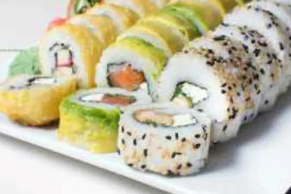 ¡Sushi fresco y delicioso con descuento! — Sushi Rolls Liam